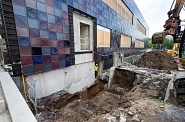02.09.2021: Baugrube für Treppenfundament