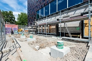 04.08.2022: Westseite mit neuen Fundamenten für die Überdachung