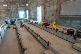 10.03.2022: Installation der Geländerhalterungen