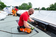 10.06.2021: Die Dämmung wird verkleidet