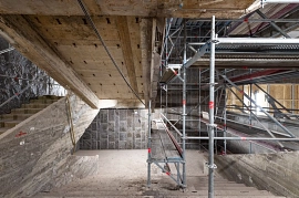 10.06.2021: Treppe zum Parkettgeschoss