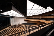 12.10.2023: Blick vom Rang in den Saal
