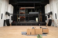 13.07.2023: Installation von Bühnentechnik