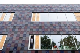 14.10.2021: Fenster werden eingesetzt