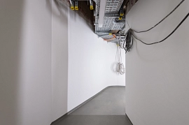 24.07.2022: Wände und Boden im Technikraum sind bereits fertig.