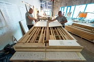 24.11.2022: Bau der Holzpaneele