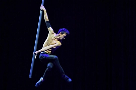 26.01.2024: Neujahrsempfang der Stadt Göttingen - Artist Mario Espanol am Flying Pole