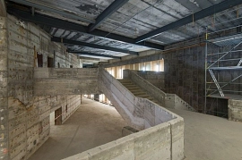 28.05.2020: Innenraum mit Treppe