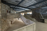 28.05.2020: Innenraum mit Treppe